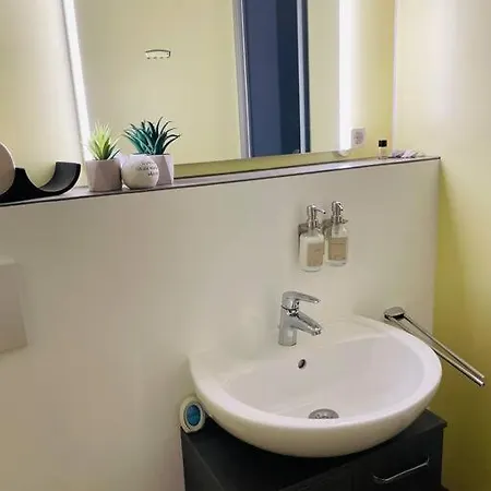 Fewo 20 - Appartement Im Rottalblick - Youngmodern Wohnen, Tiere Willkommen, Bademantelgang Zur Therme, Tv Und Balkon