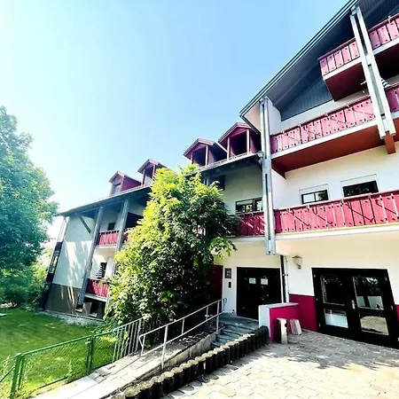 Fewo 20 - Appartement Im Rottalblick - Youngmodern Wohnen, Tiere Willkommen, Bademantelgang Zur Therme, Tv Und Balkon * Bad Griesbach (Bavaria)